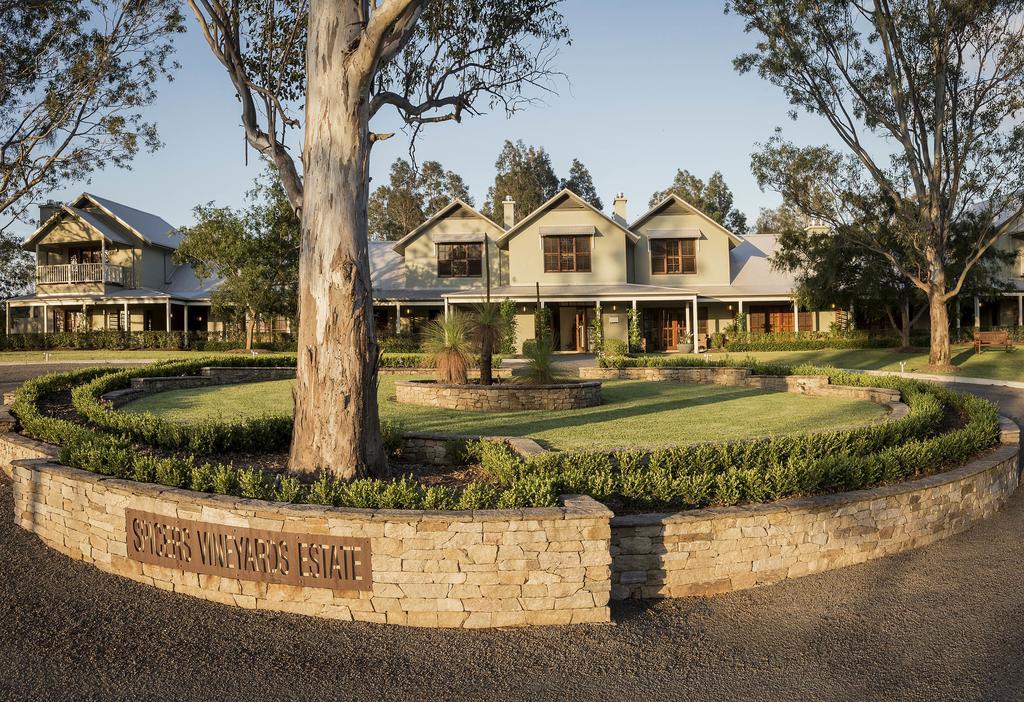 Spicers Vineyards Estate Hotel Поколбин Екстериор снимка
