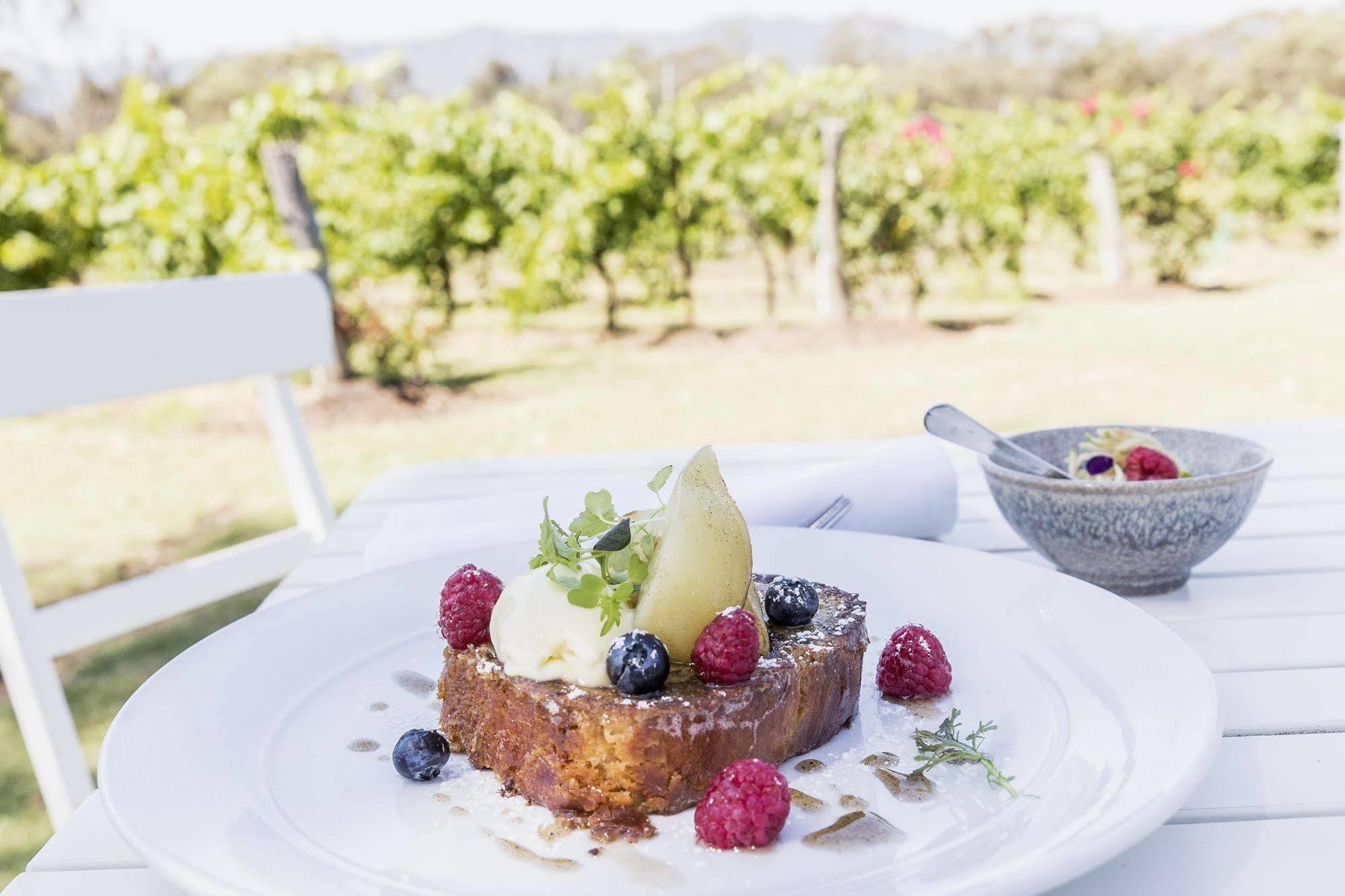 Spicers Vineyards Estate Hotel Поколбин Екстериор снимка